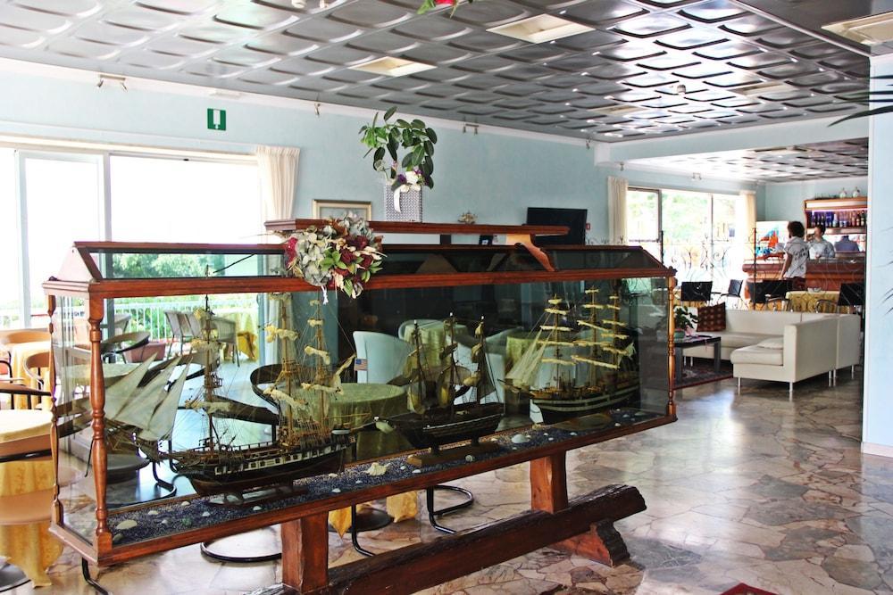Hotel Stacchini Cesenatico Ngoại thất bức ảnh