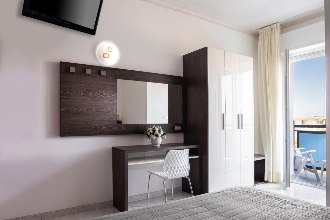 Hotel Stacchini Cesenatico Ngoại thất bức ảnh